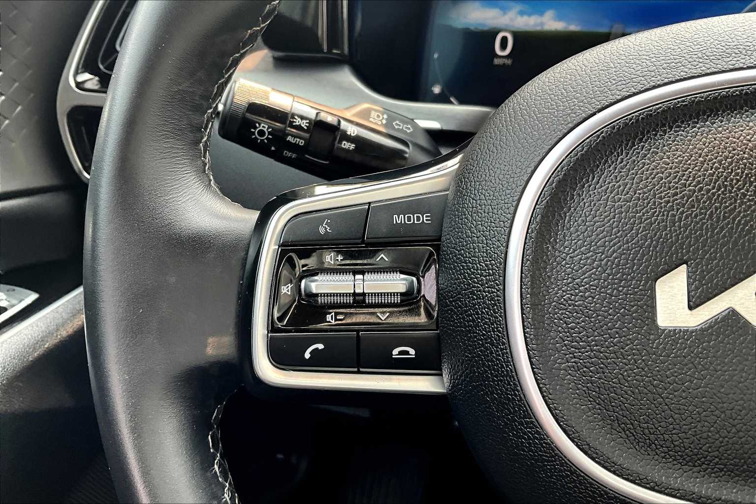 2023 Kia Sorento SX - Photo 23