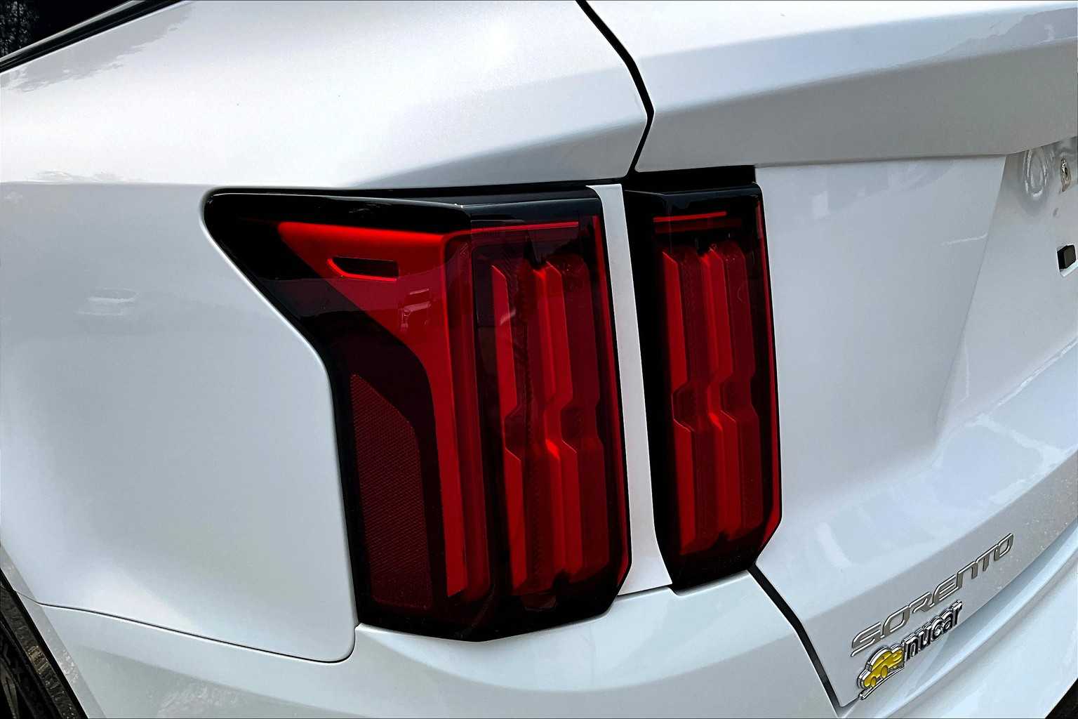 2023 Kia Sorento SX - Photo 34
