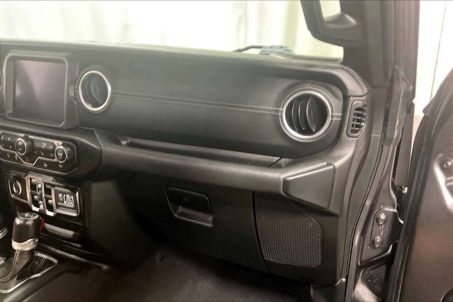 2022 Jeep Gladiator Overland - Photo 13