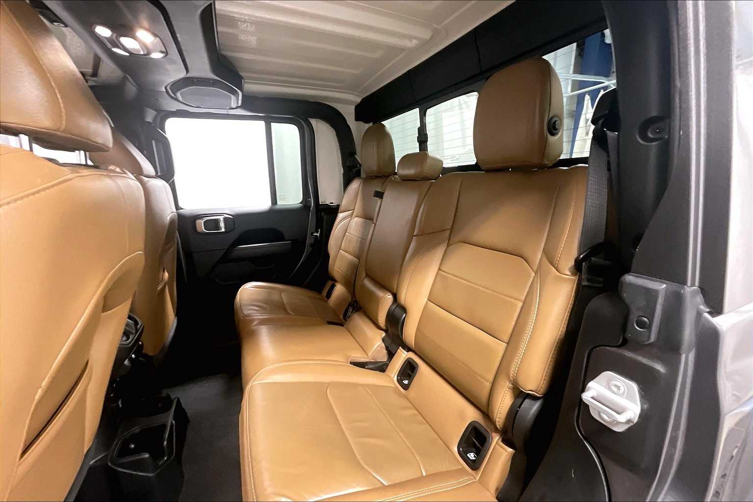 2022 Jeep Gladiator Overland - Photo 15