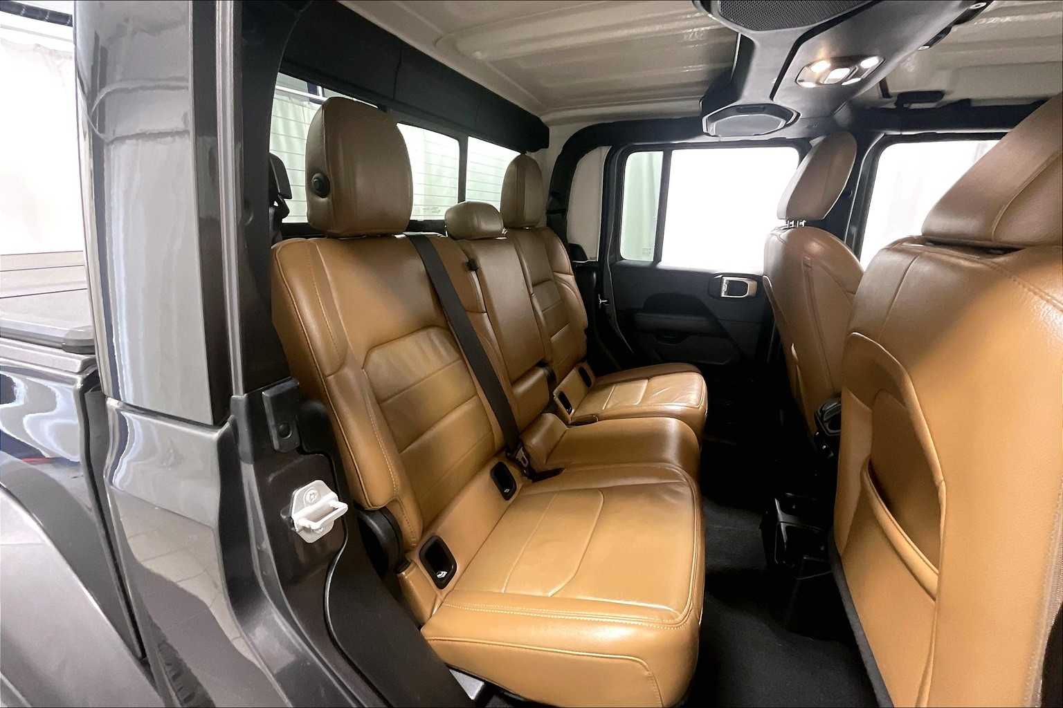 2022 Jeep Gladiator Overland - Photo 16