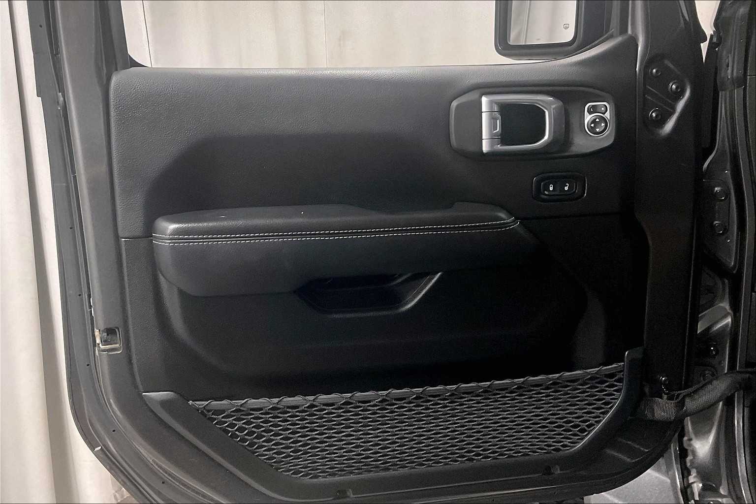 2022 Jeep Gladiator Overland - Photo 9