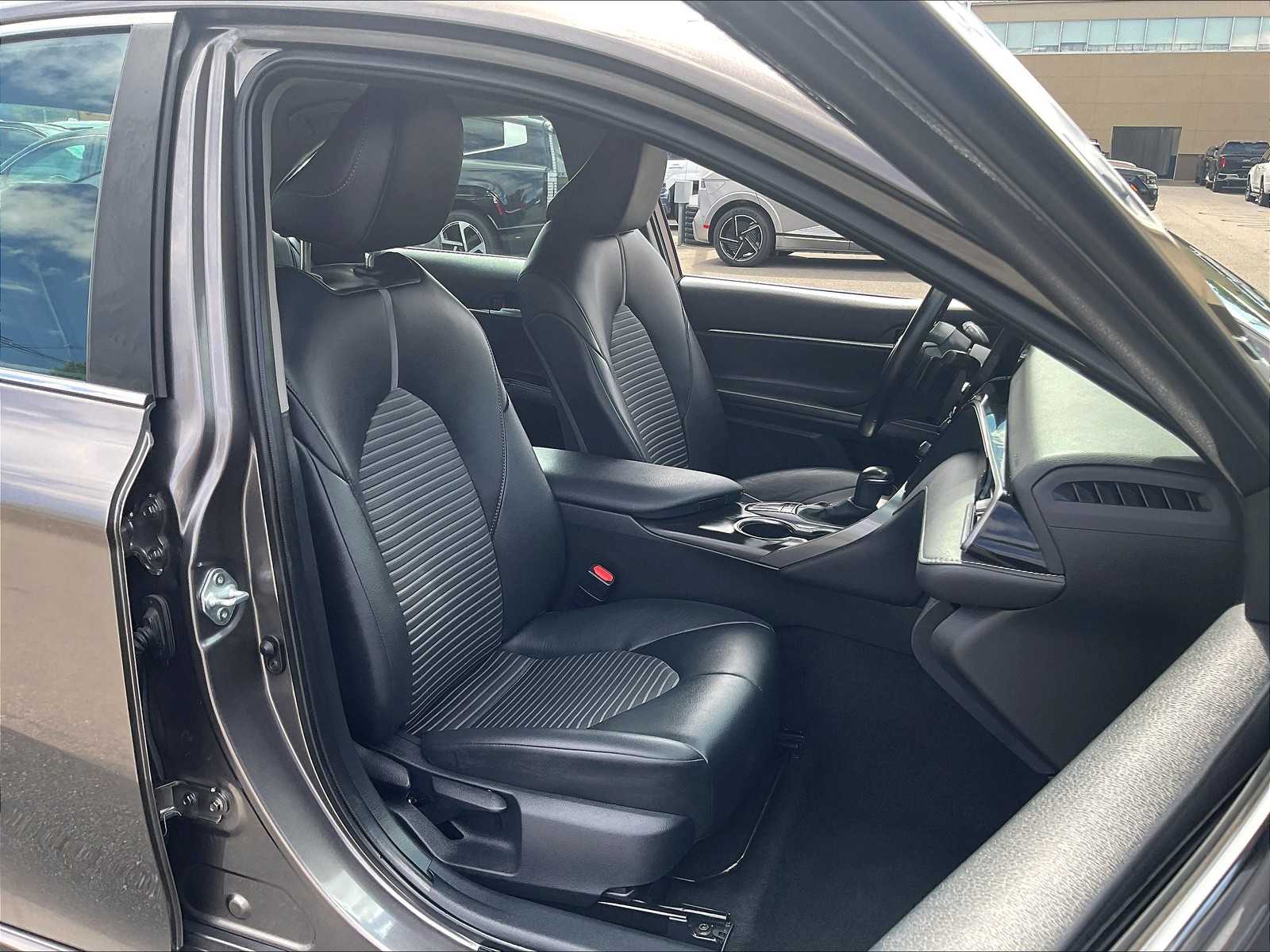 2023 Toyota Camry SE - Photo 11