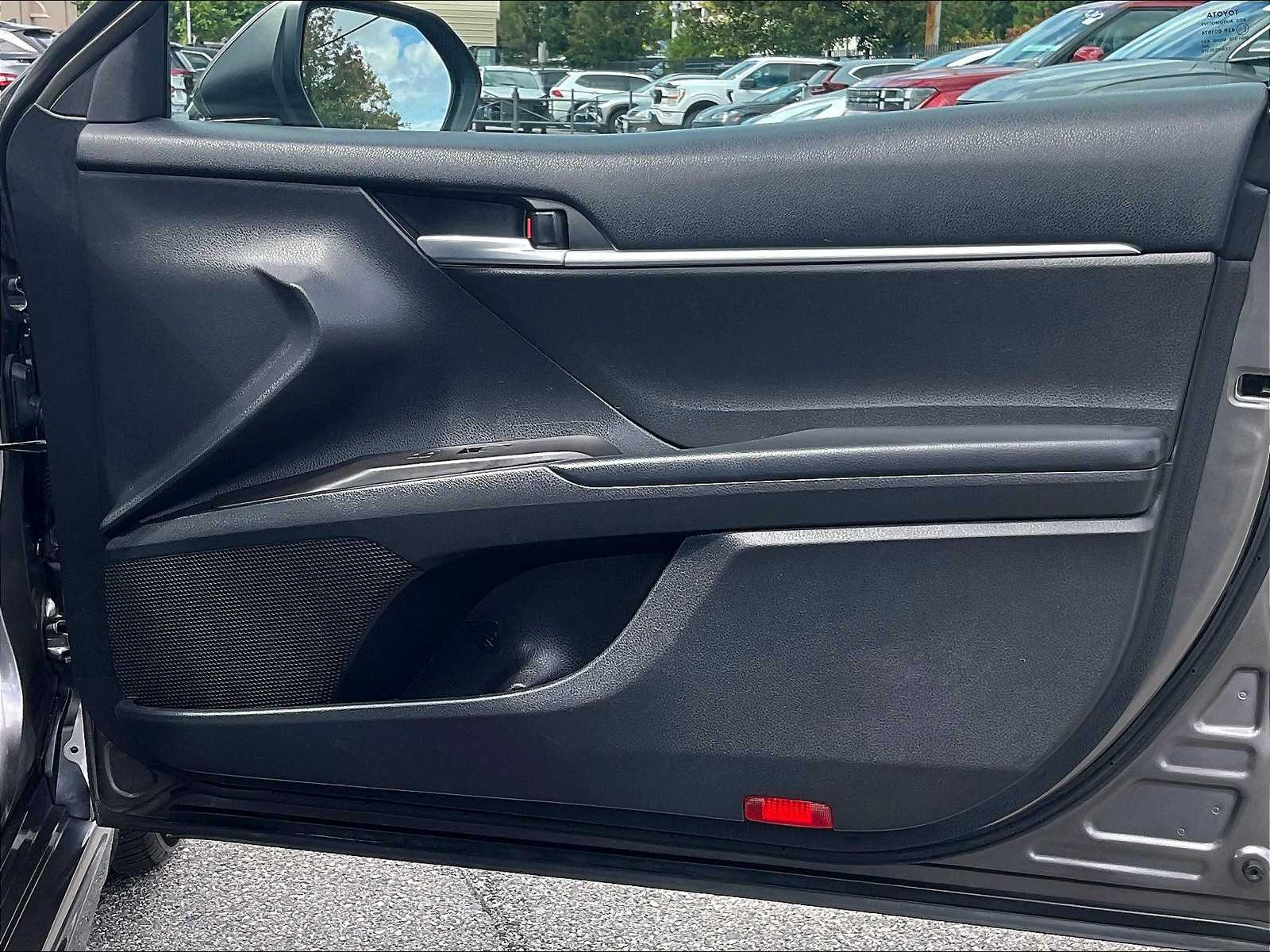 2023 Toyota Camry SE - Photo 12
