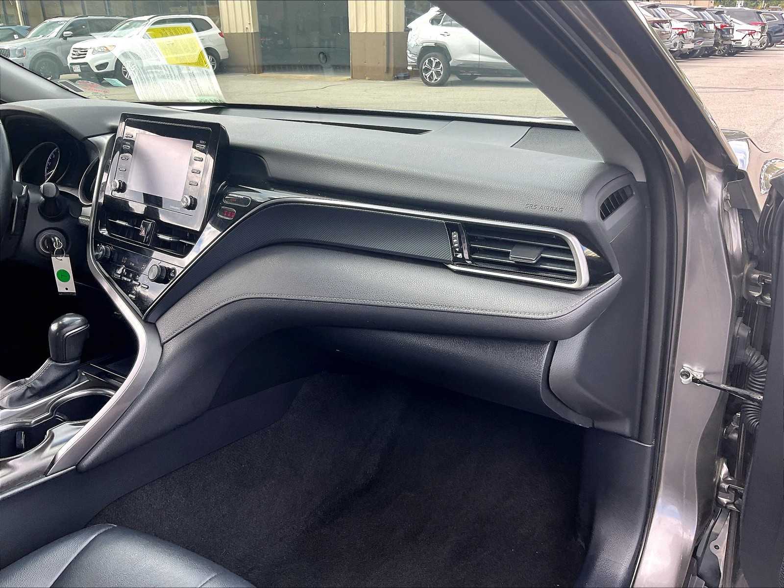 2023 Toyota Camry SE - Photo 13