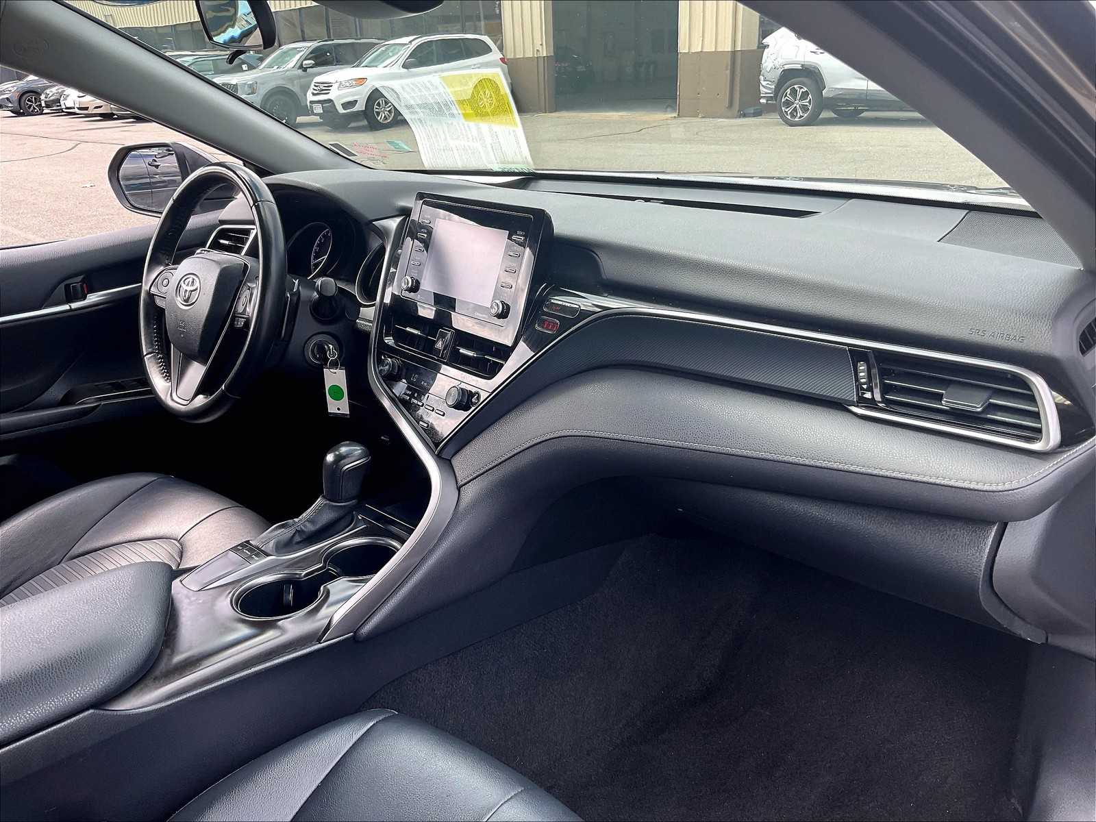 2023 Toyota Camry SE - Photo 14