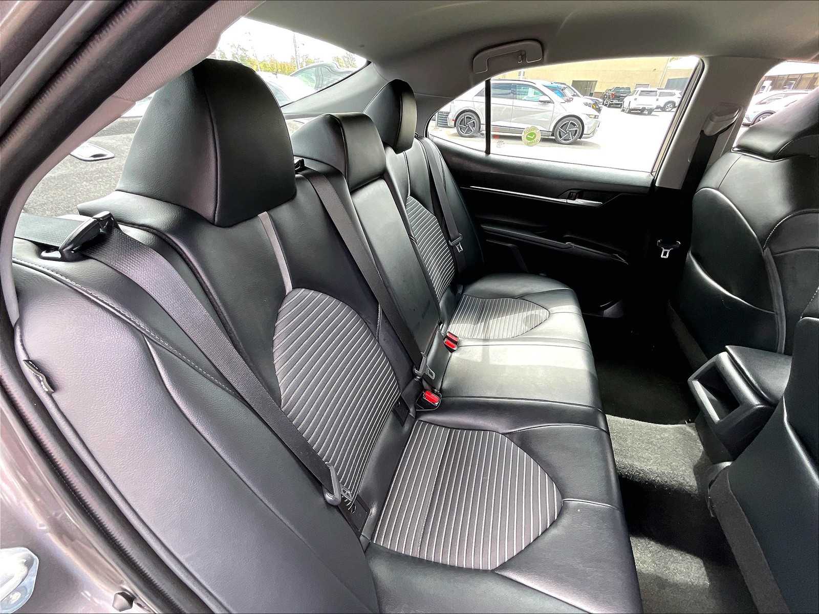 2023 Toyota Camry SE - Photo 16