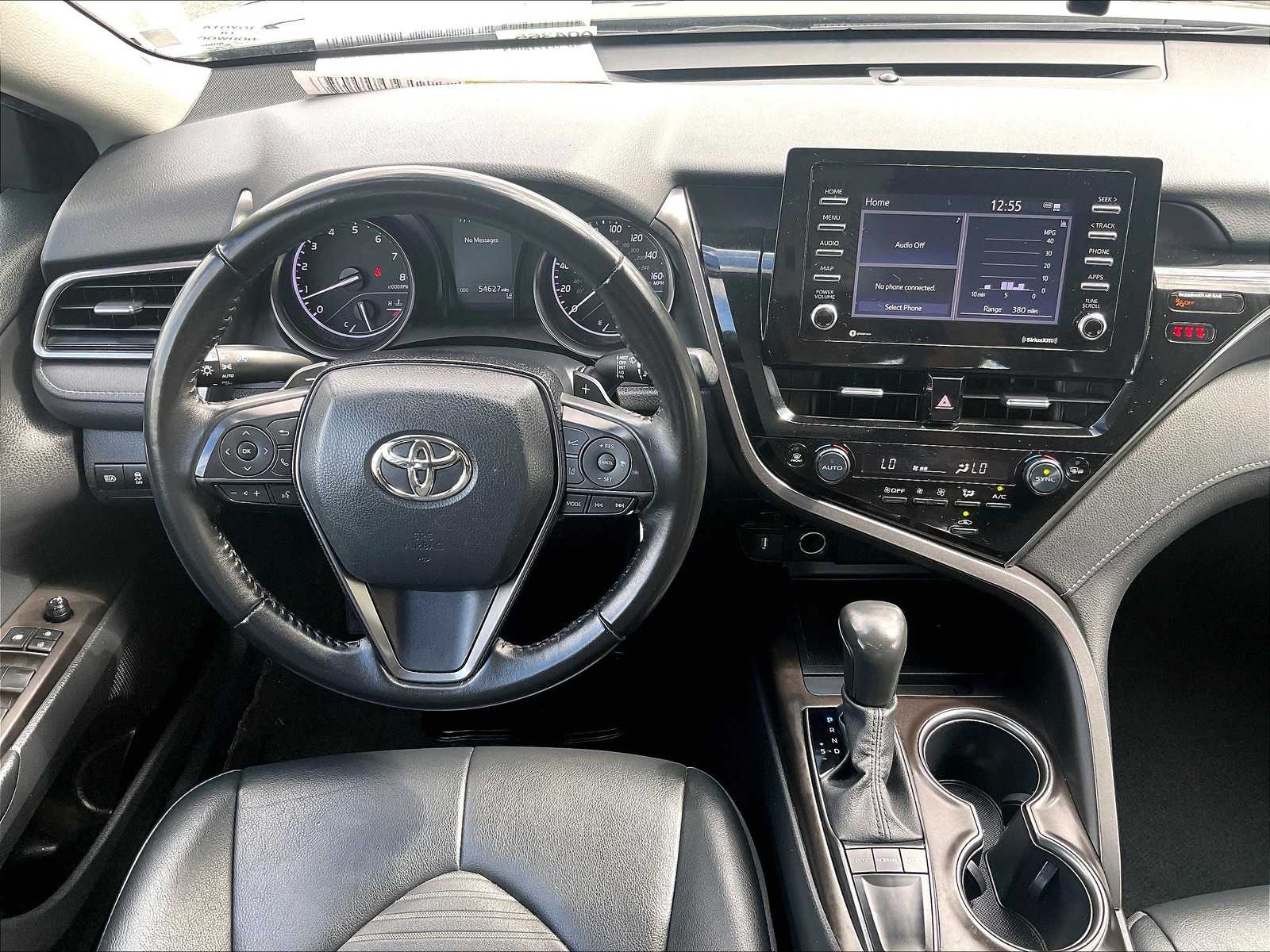 2023 Toyota Camry SE - Photo 17