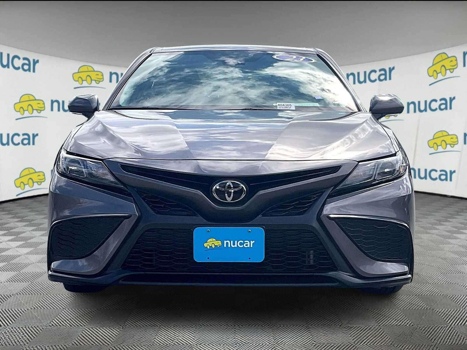 2023 Toyota Camry SE - Photo 2