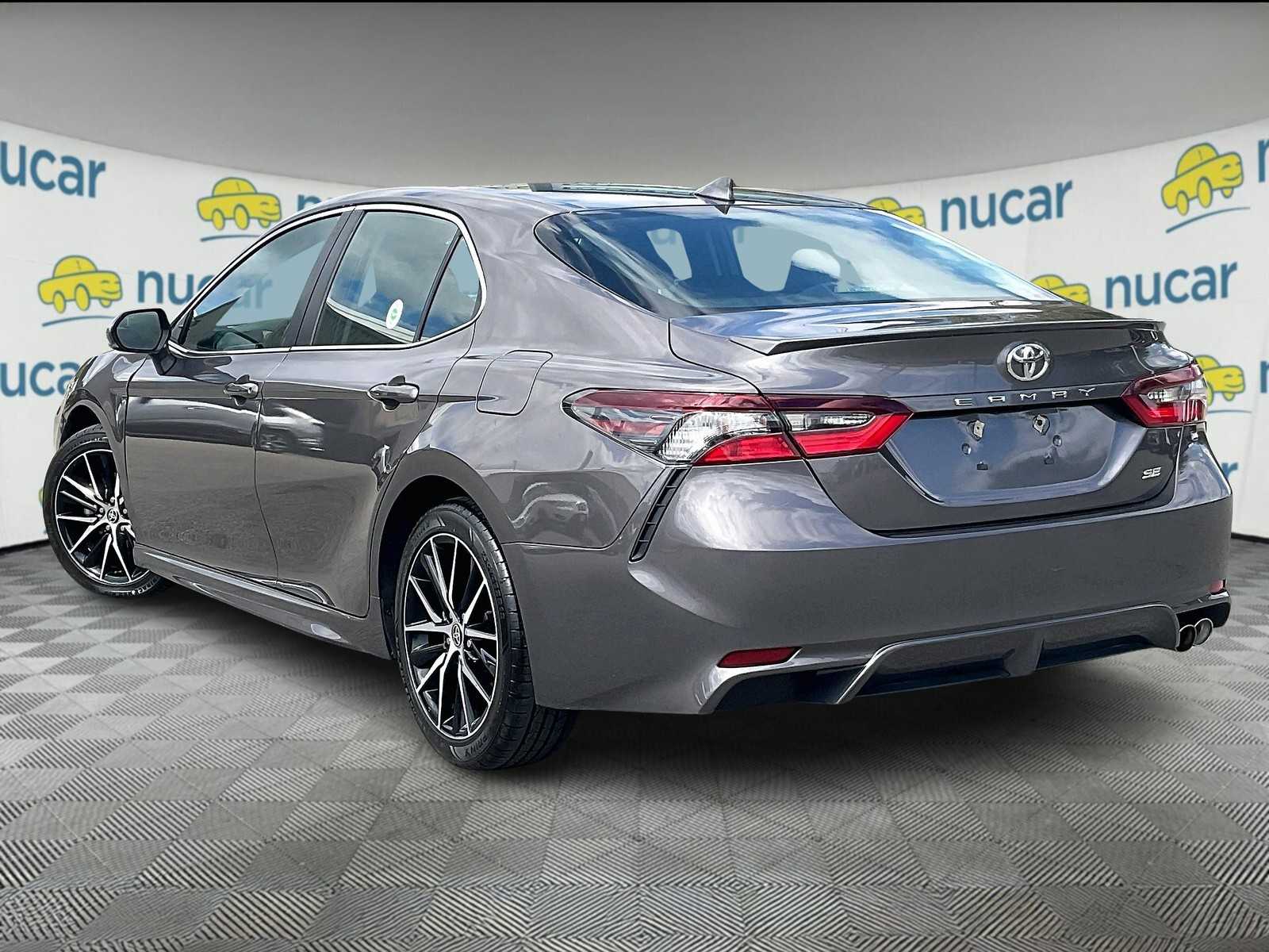 2023 Toyota Camry SE - Photo 4