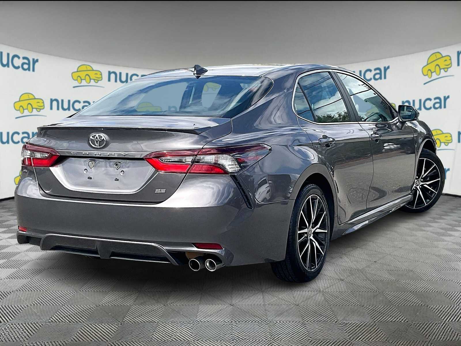 2023 Toyota Camry SE - Photo 6