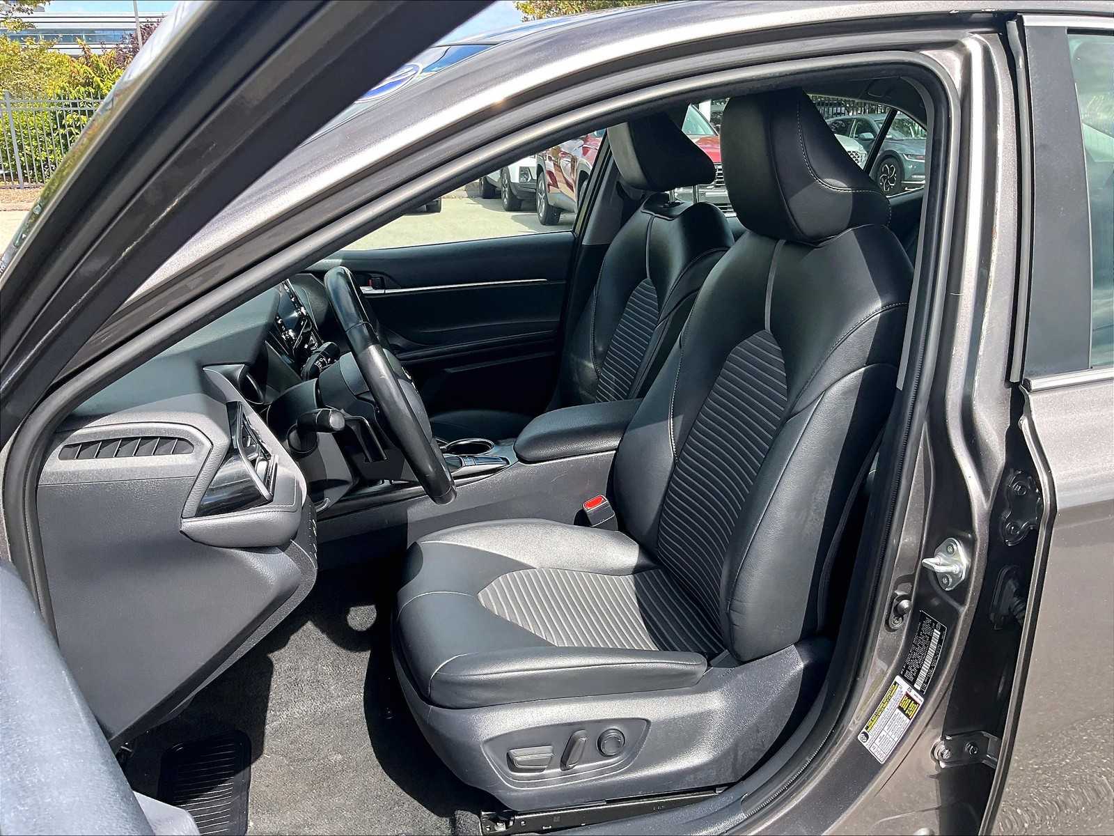 2023 Toyota Camry SE - Photo 10