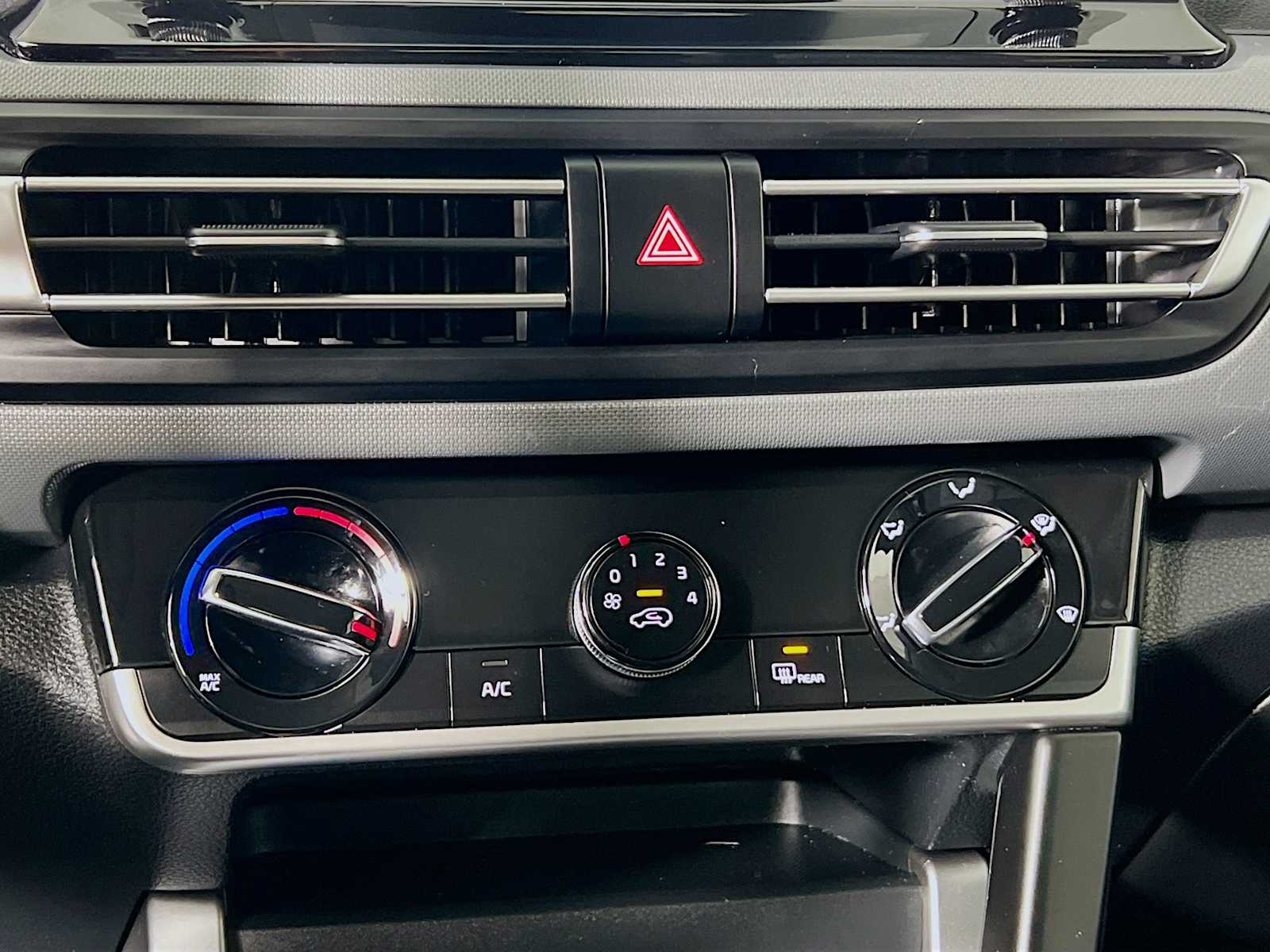 2023 Kia Seltos LX - Photo 15