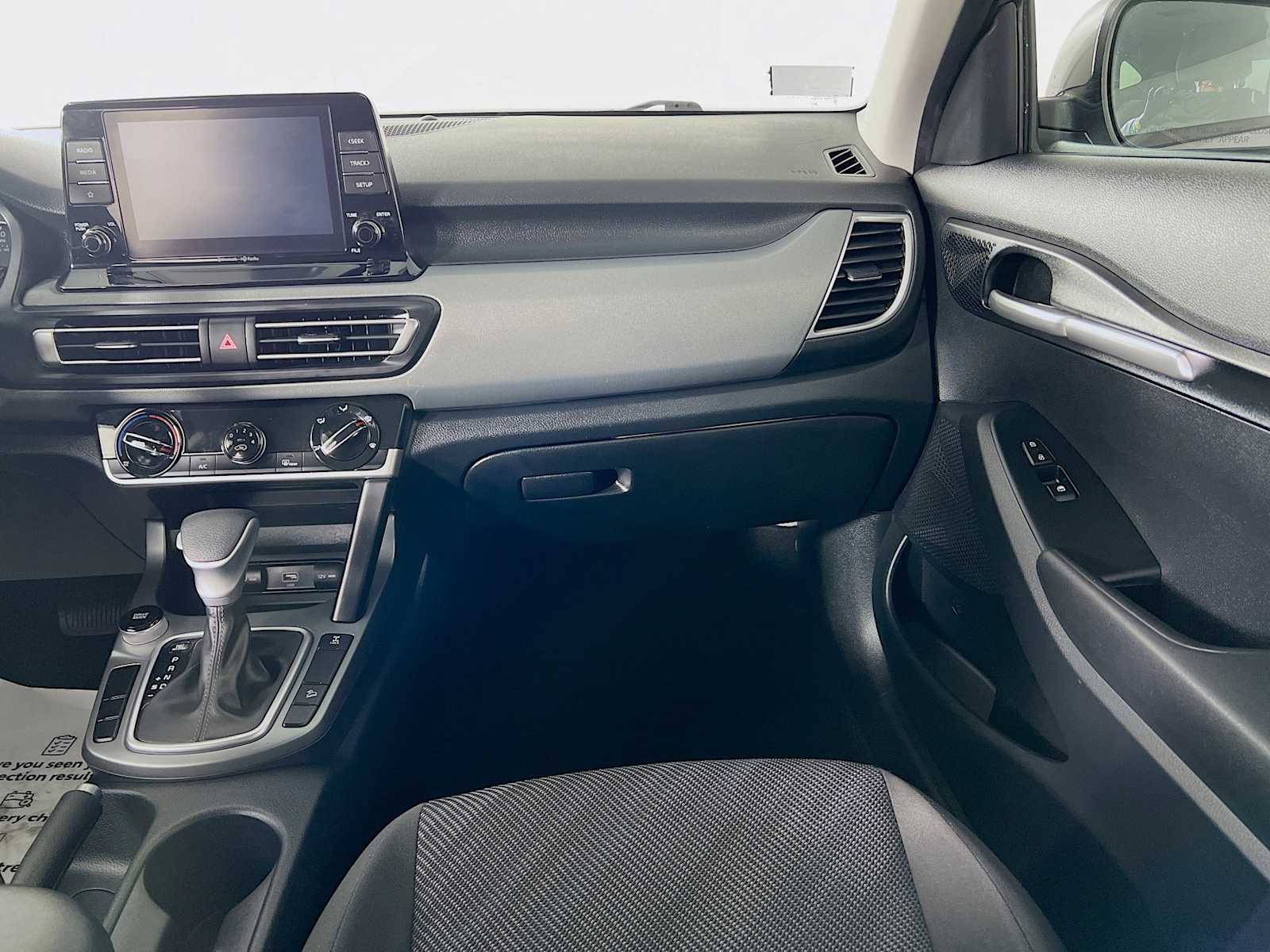 2023 Kia Seltos LX - Photo 22