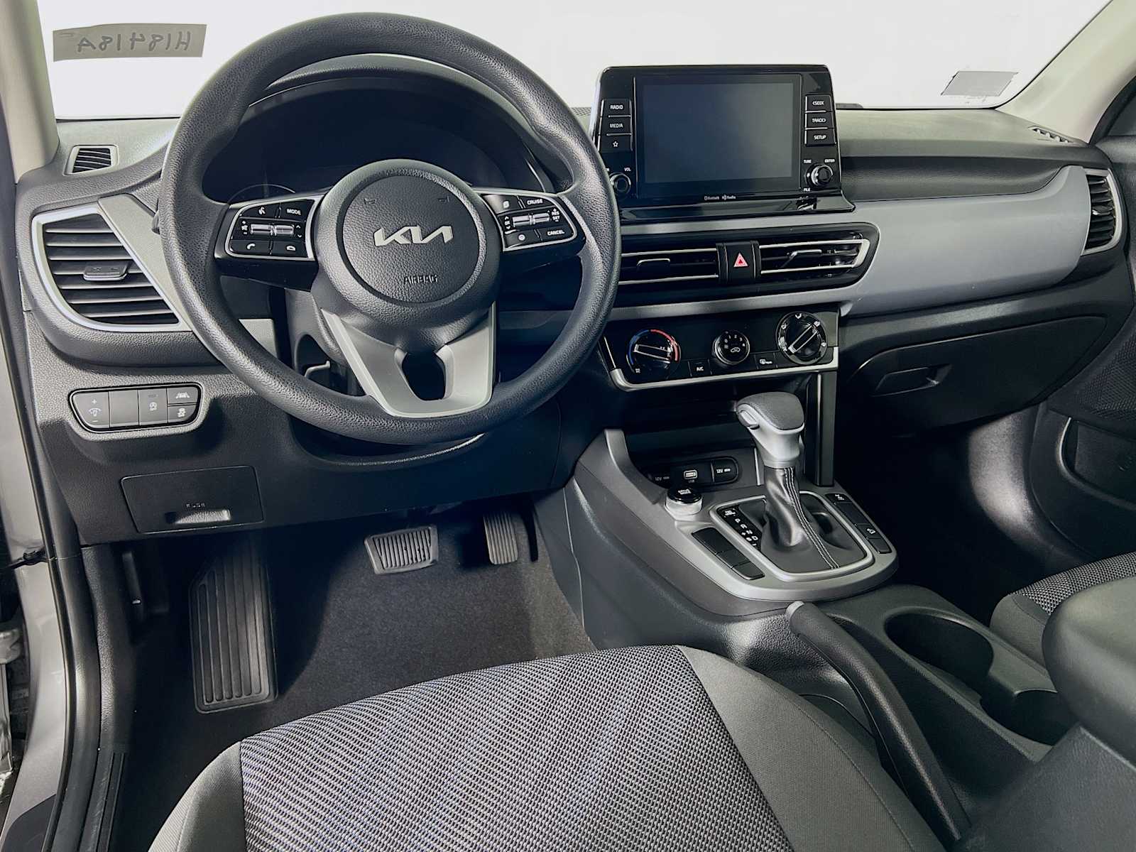 2023 Kia Seltos LX - Photo 9