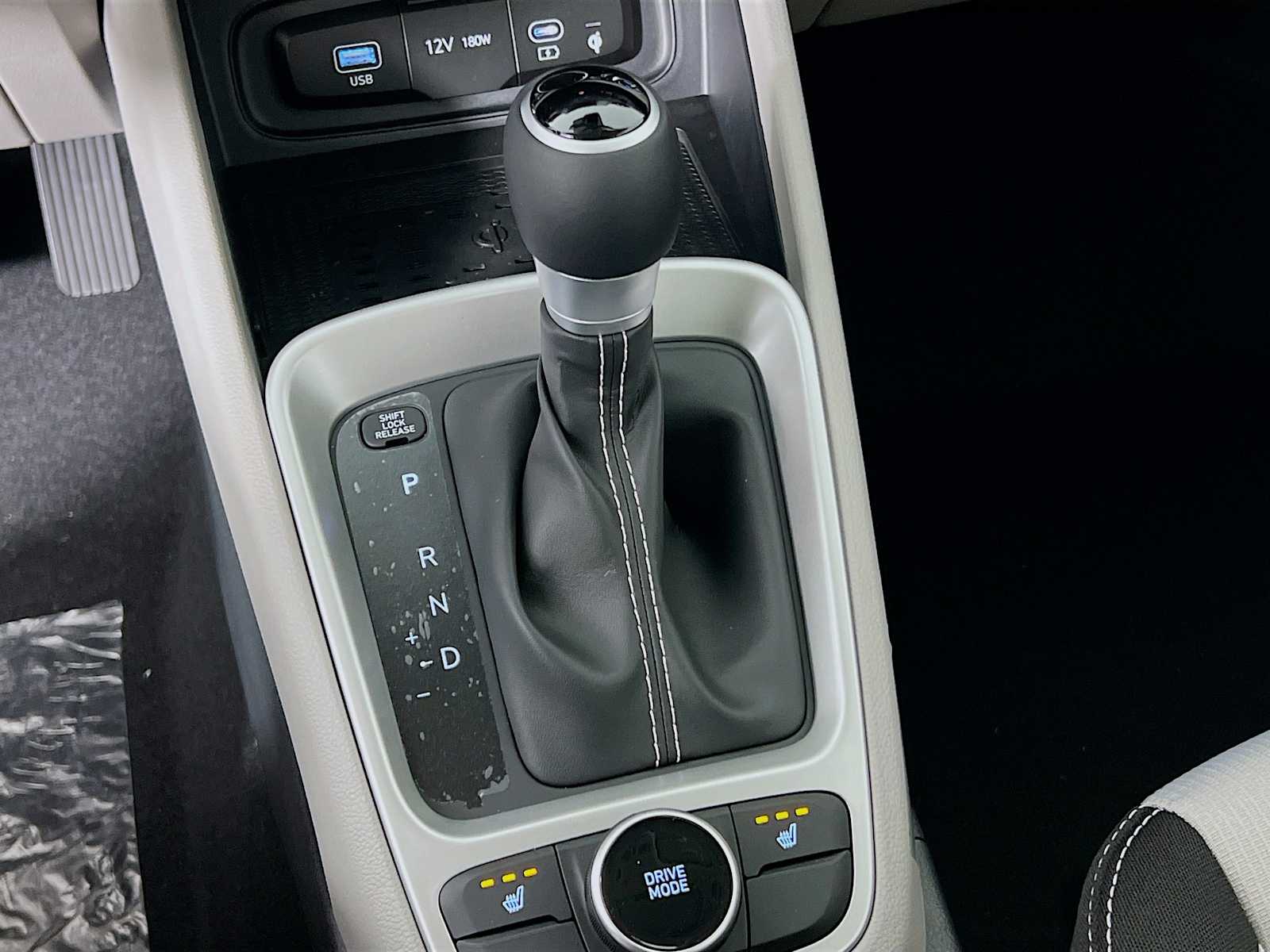 2026 Hyundai Venue SEL - Photo 11
