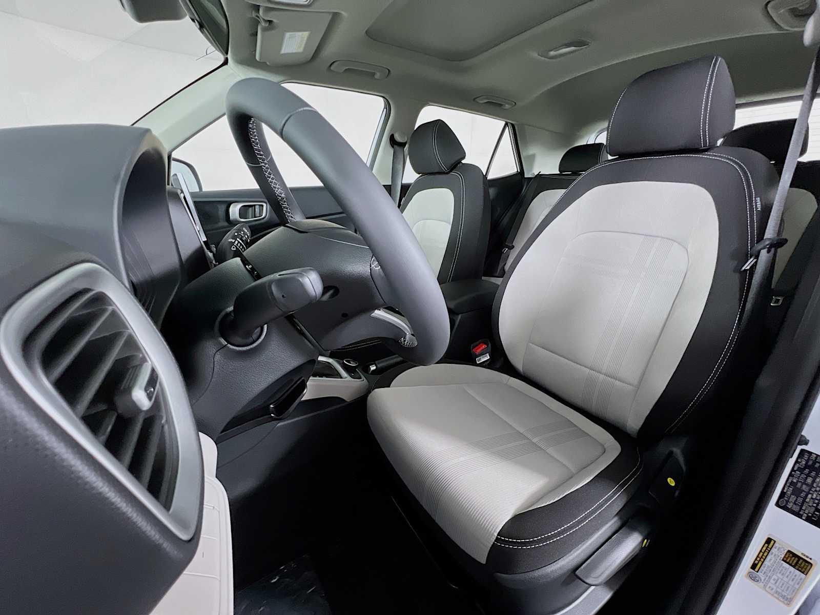 2026 Hyundai Venue SEL - Photo 12