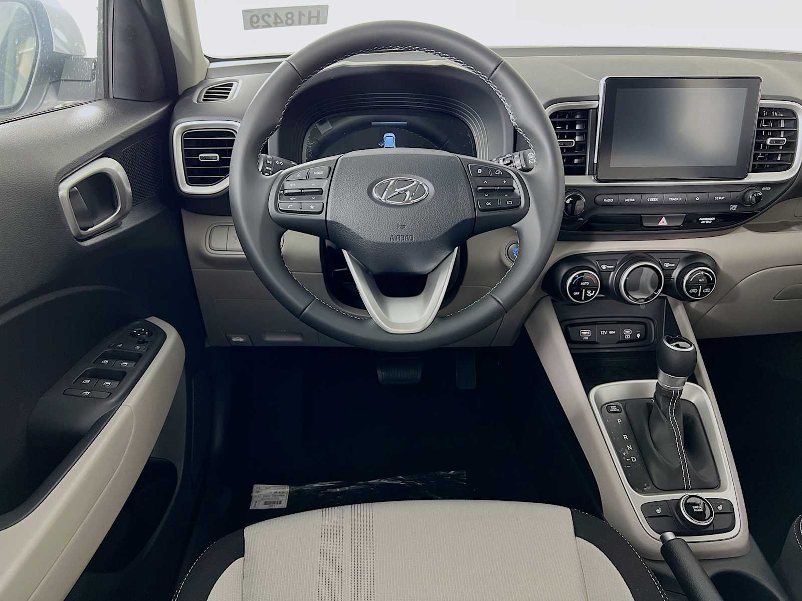 2026 Hyundai Venue SEL - Photo 14