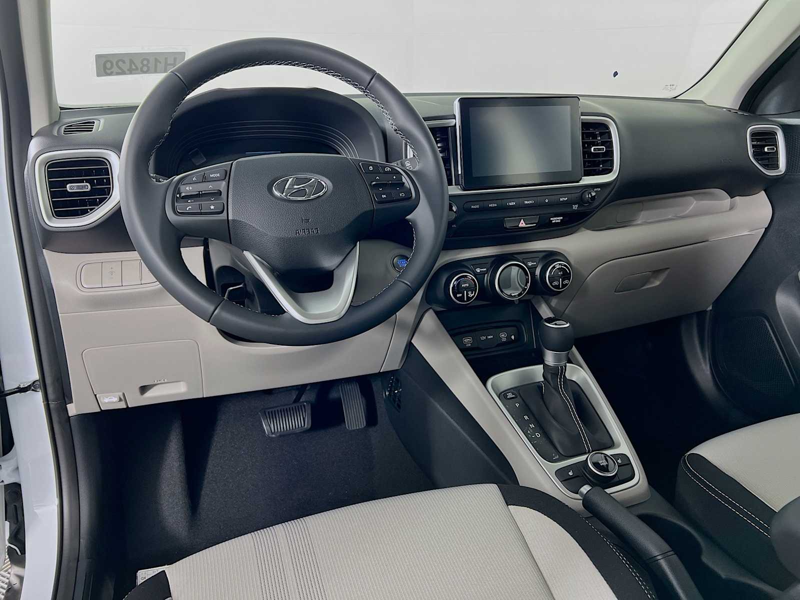 2026 Hyundai Venue SEL - Photo 6