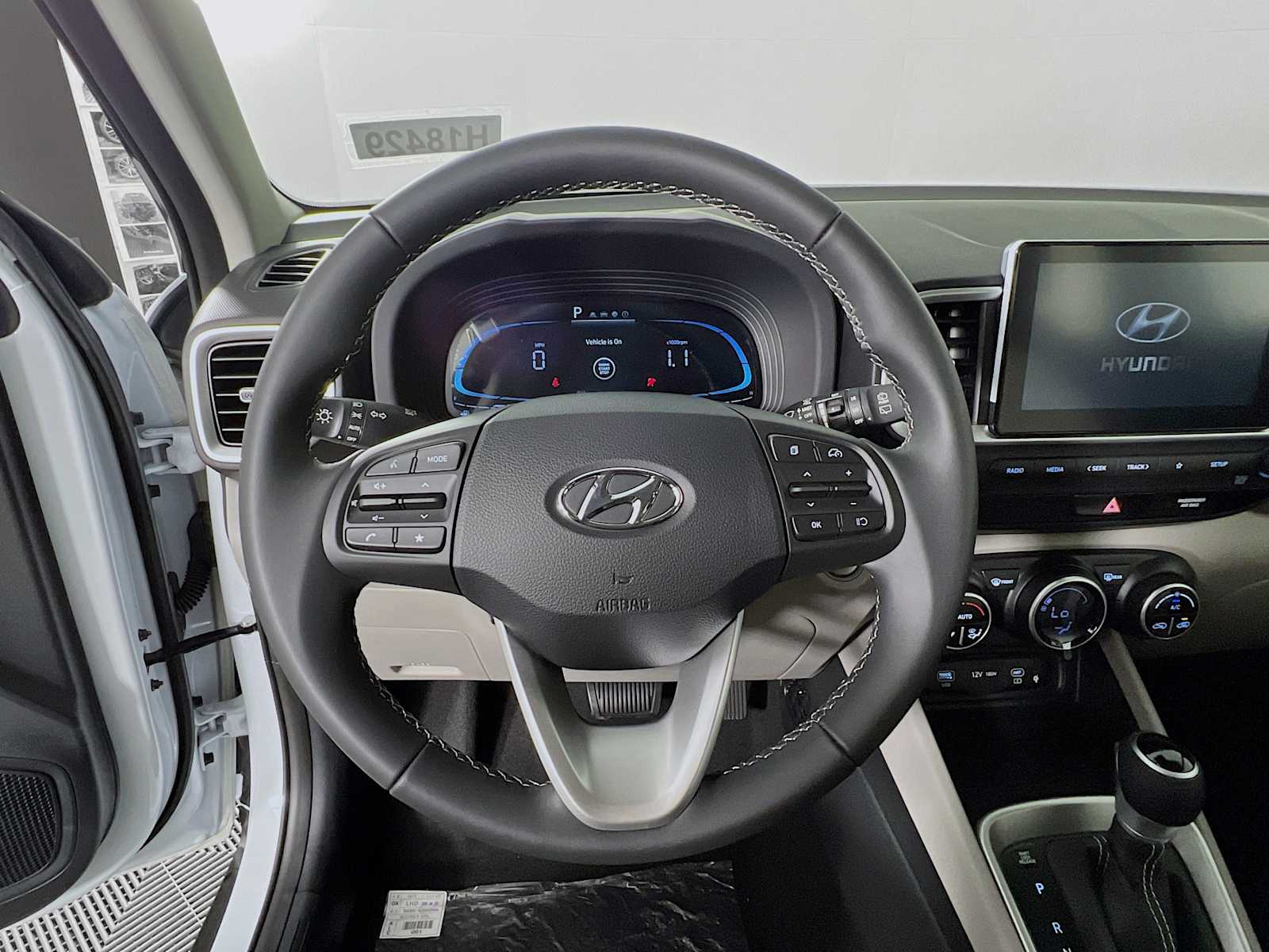 2026 Hyundai Venue SEL - Photo 7