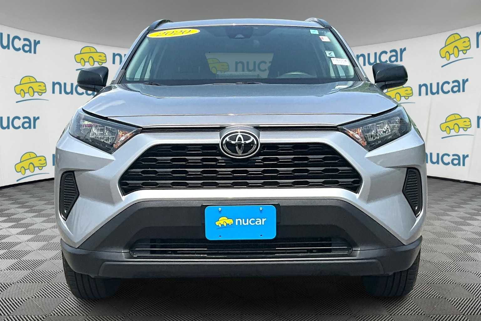 2020 Toyota RAV4 LE - Photo 2