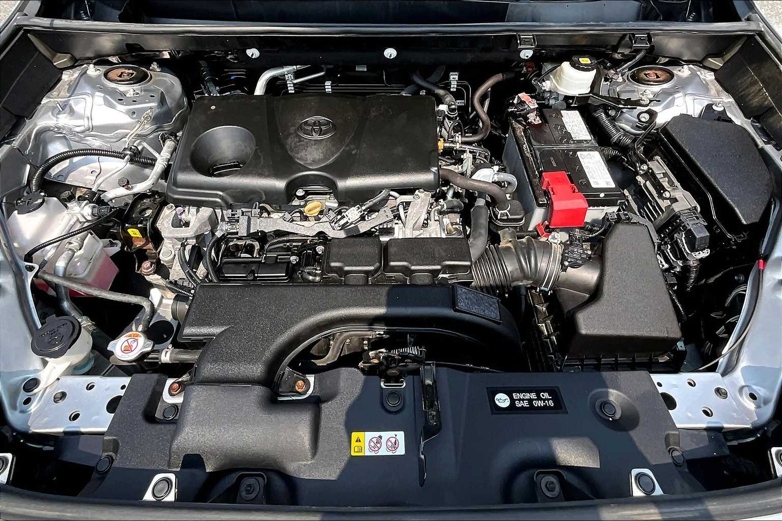 2020 Toyota RAV4 LE - Photo 30