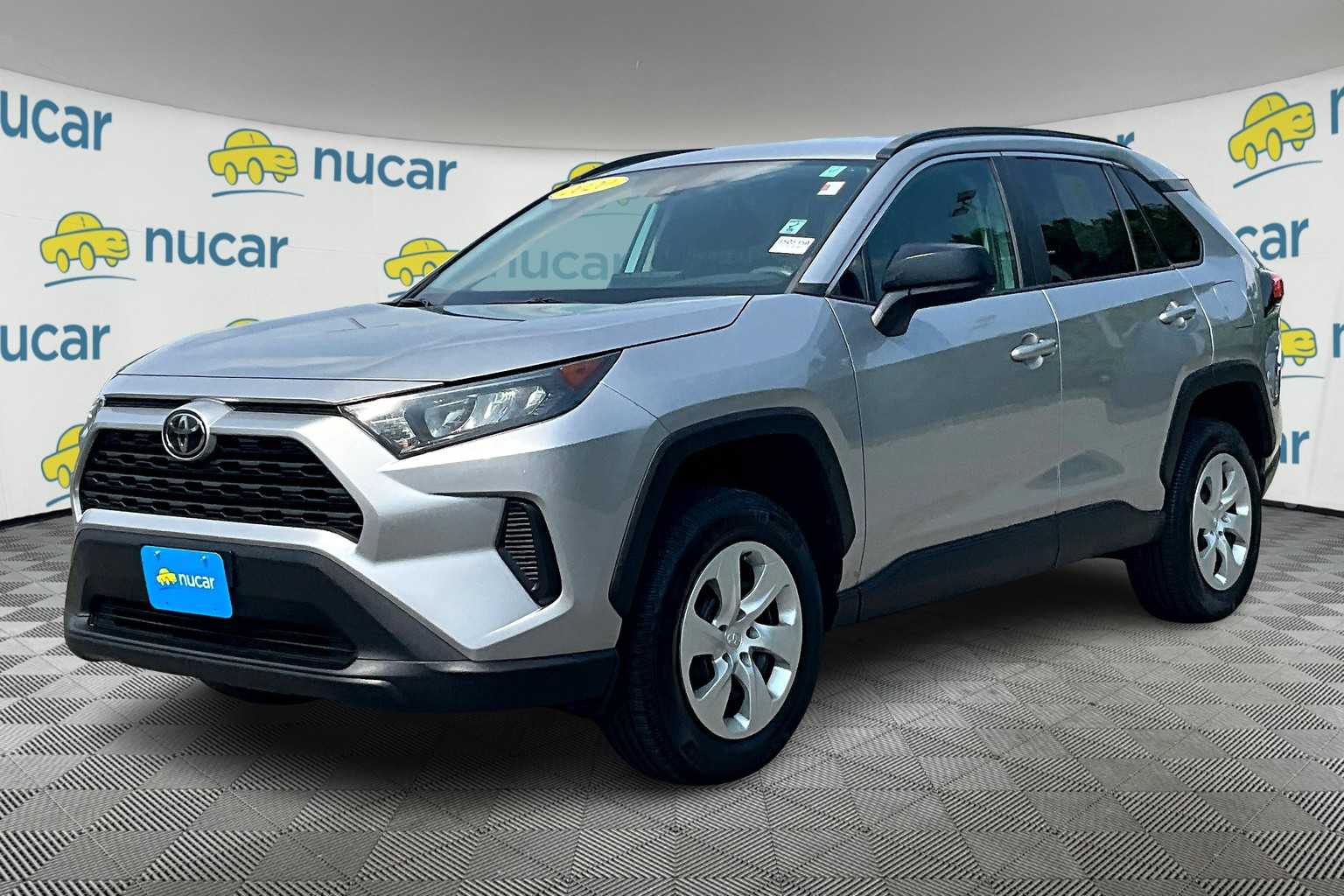 2020 Toyota RAV4 LE - Photo 3