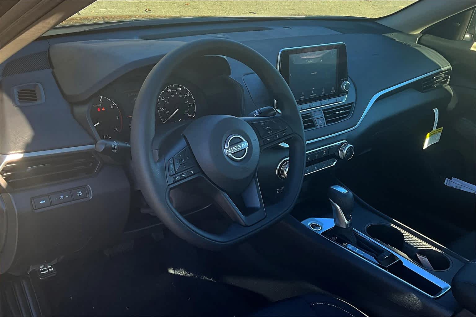 2025 Nissan Altima S - Photo 8