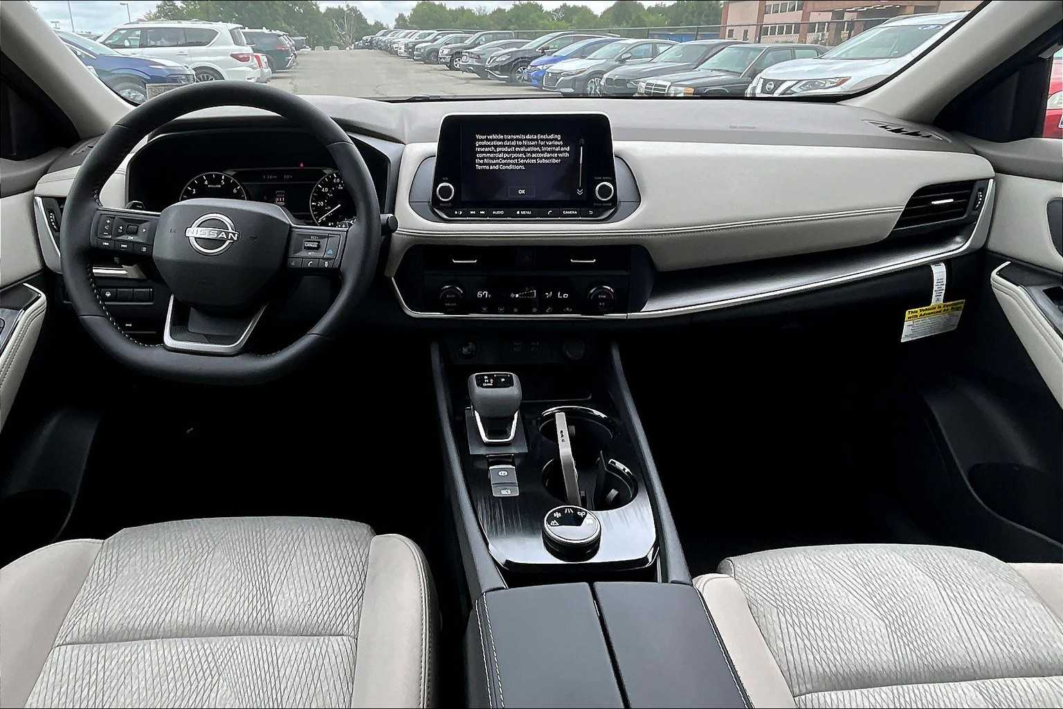 2025 Nissan Rogue SV - Photo 11