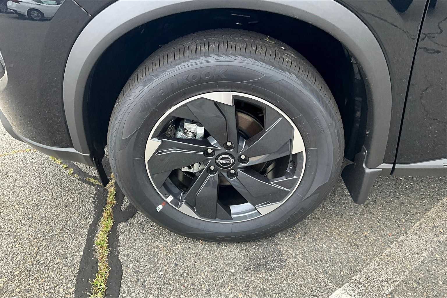 2025 Nissan Rogue SV - Photo 7