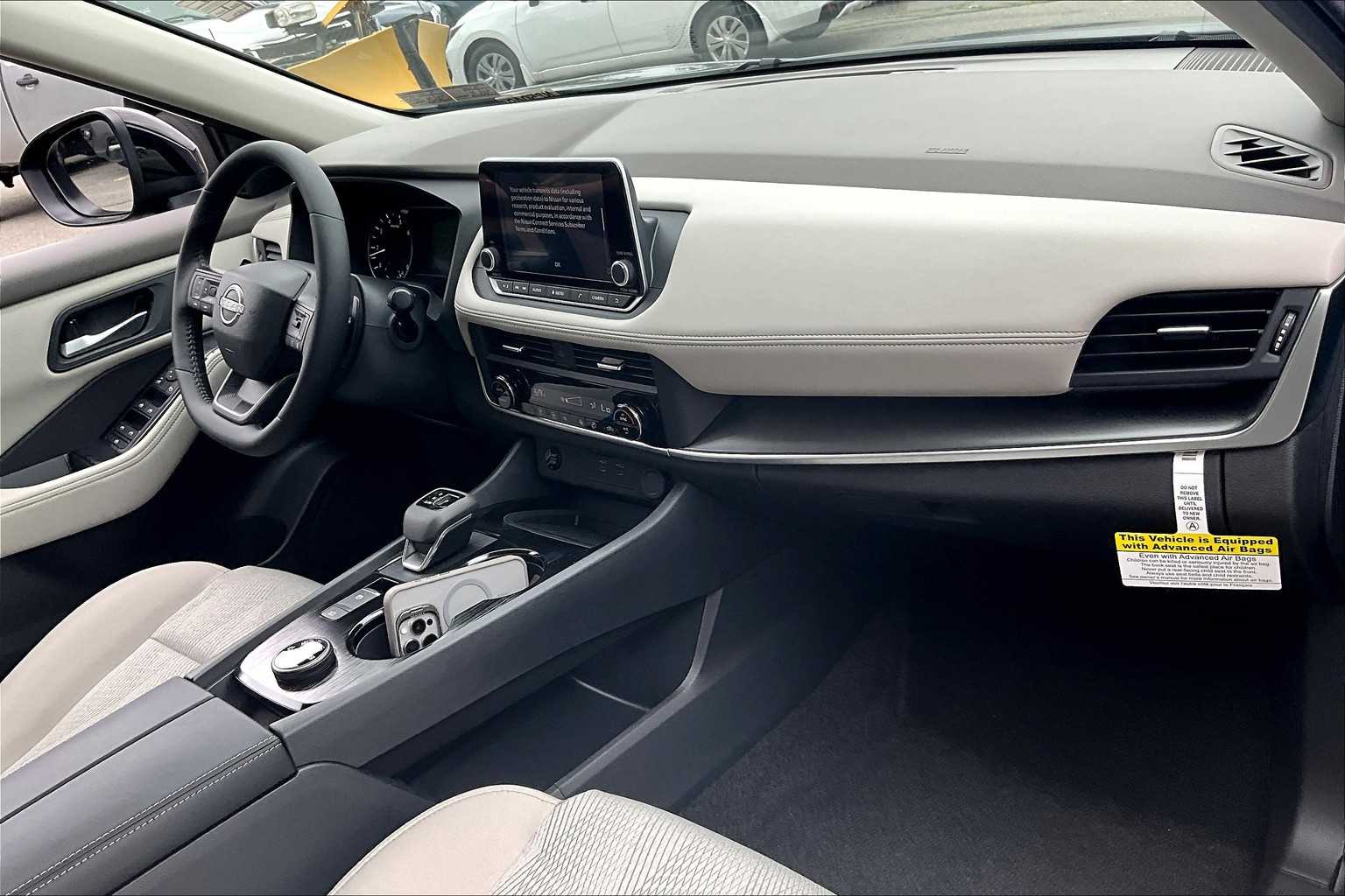 2025 Nissan Rogue SV - Photo 9