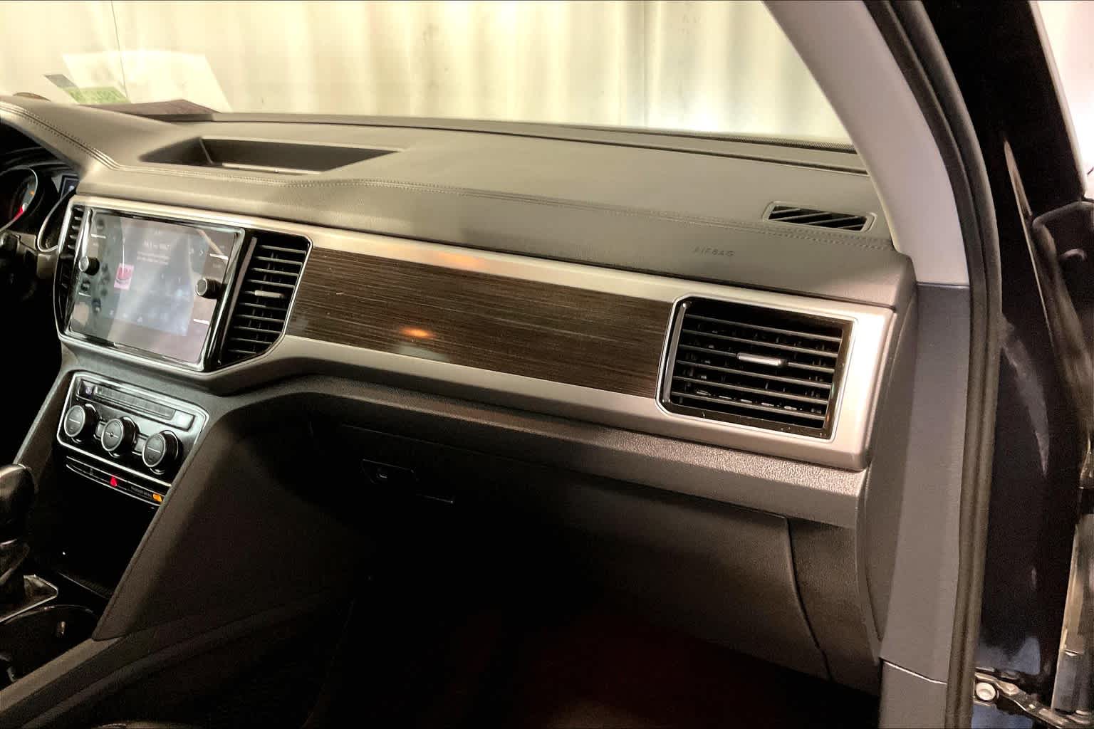 2018 Volkswagen Atlas 3.6L V6 SEL - Photo 13
