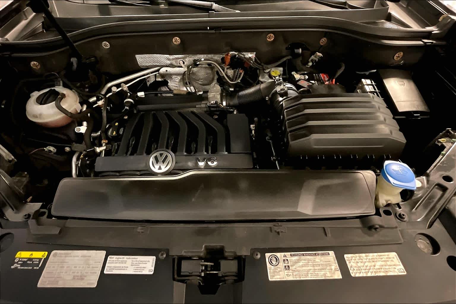 2018 Volkswagen Atlas 3.6L V6 SEL - Photo 31