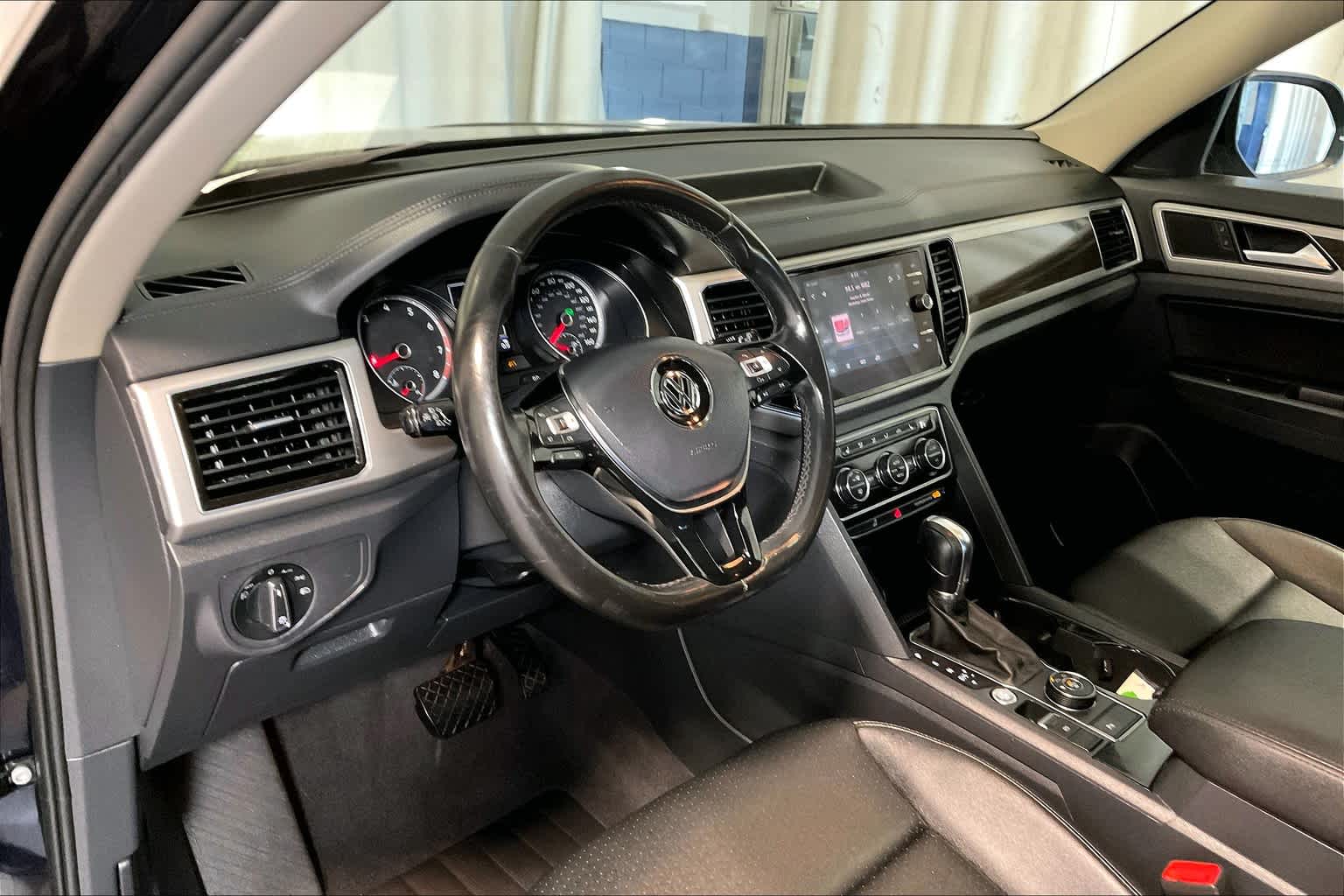 2018 Volkswagen Atlas 3.6L V6 SEL - Photo 8