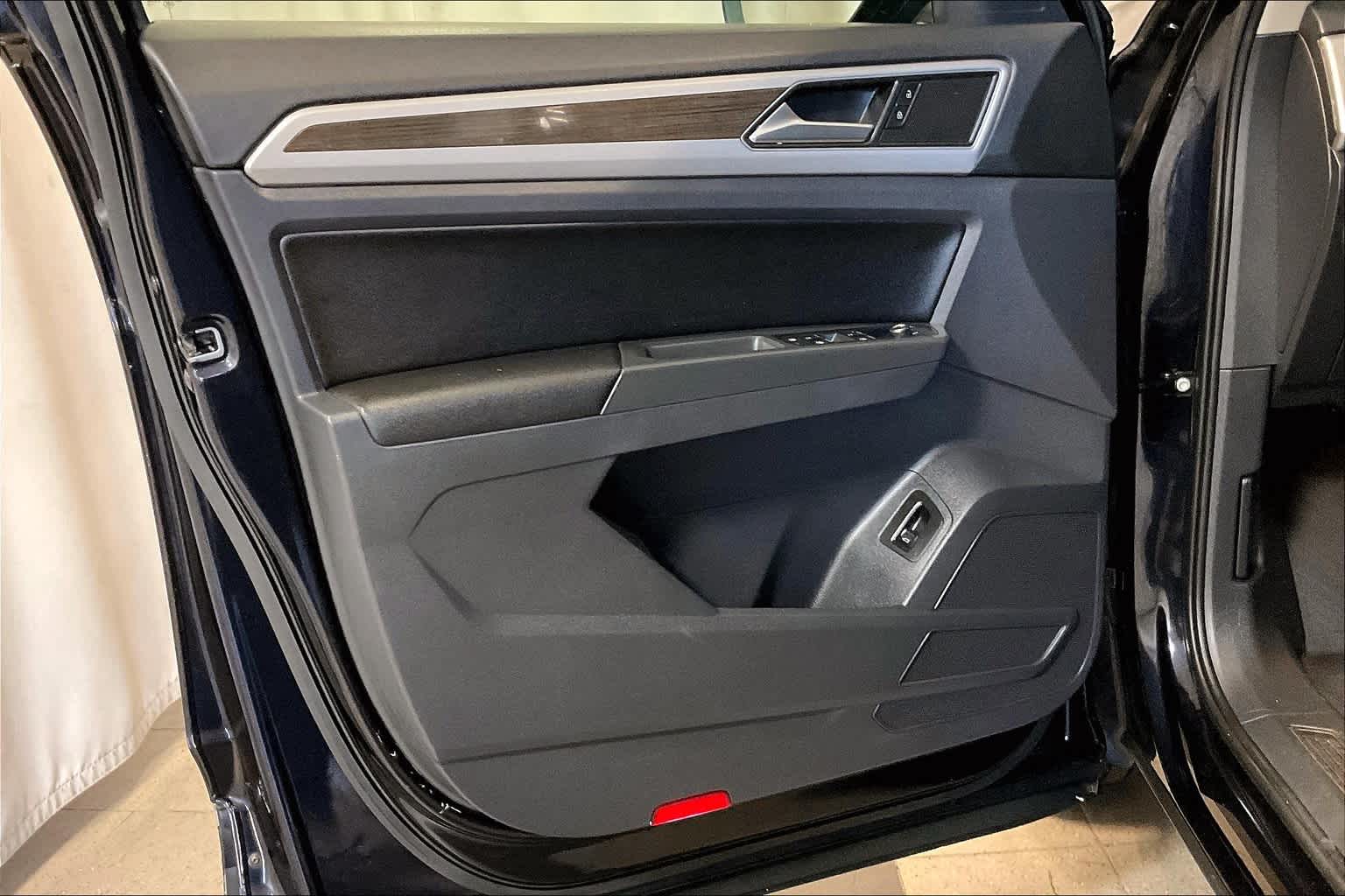 2018 Volkswagen Atlas 3.6L V6 SEL - Photo 9
