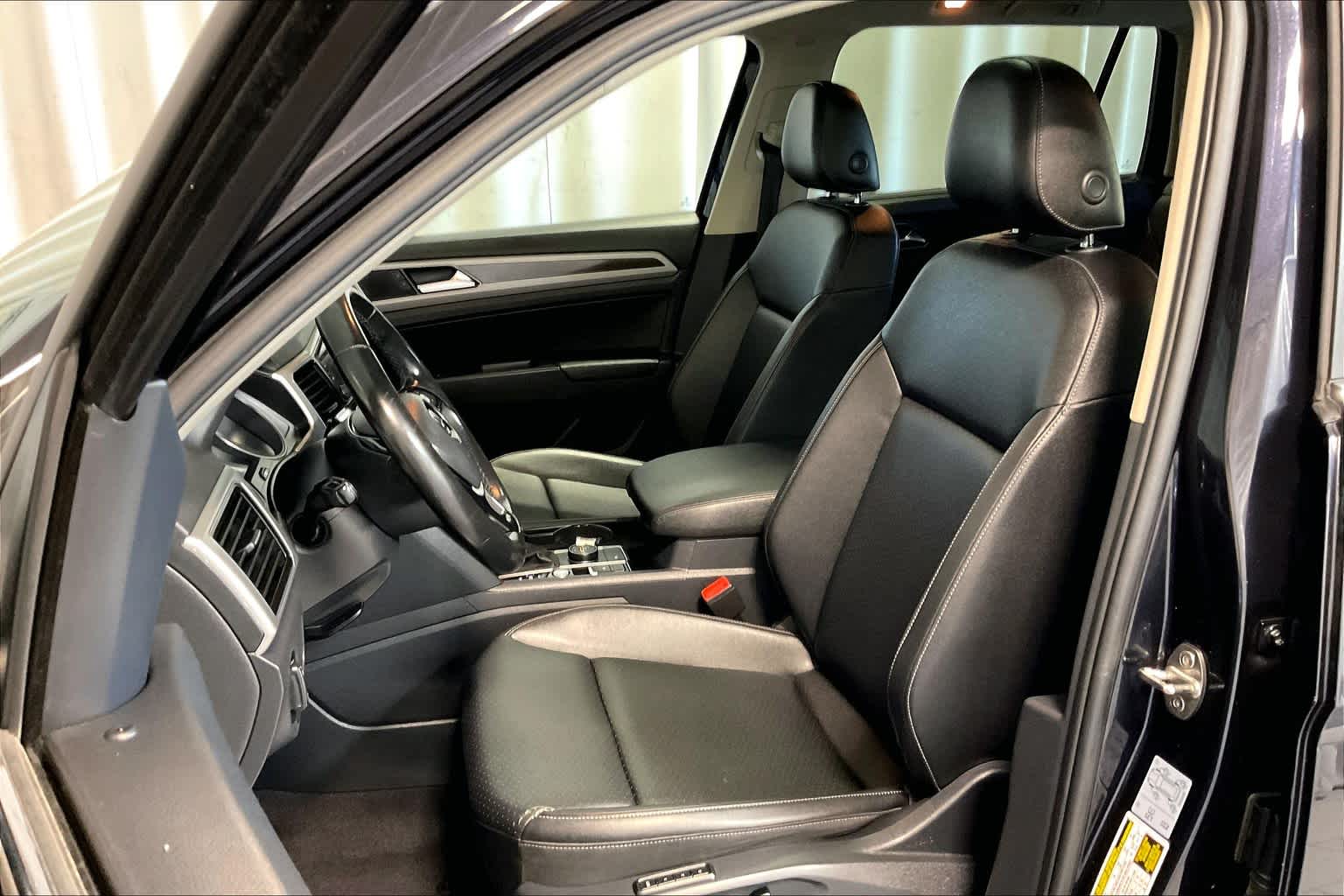 2018 Volkswagen Atlas 3.6L V6 SEL - Photo 10