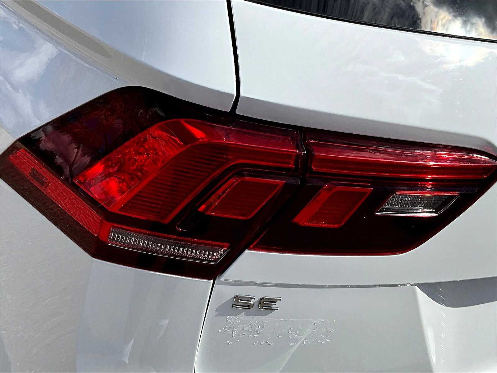 2022 Volkswagen Tiguan SE R-Line Black - Photo 33