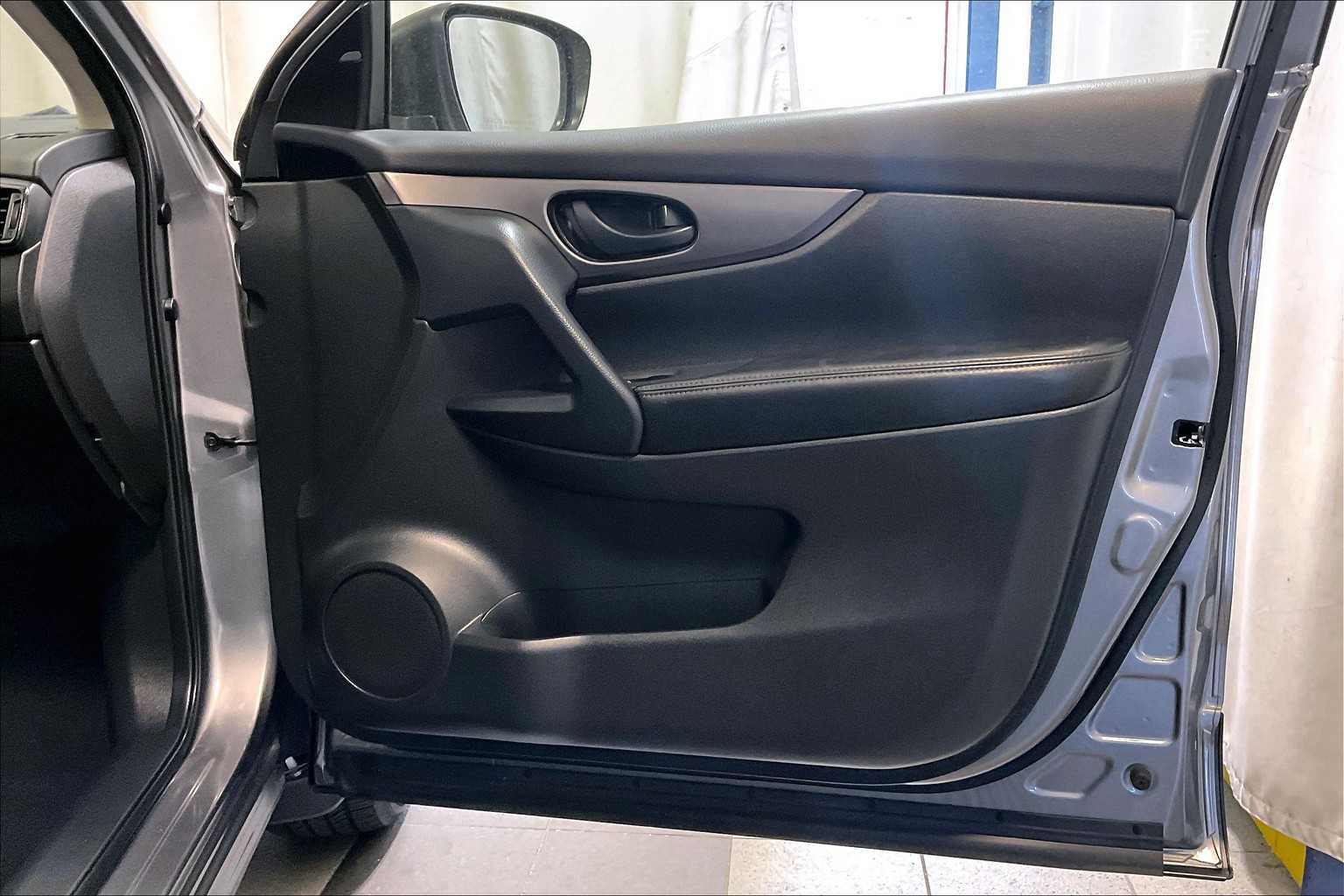 2022 Nissan Rogue Sport S - Photo 12