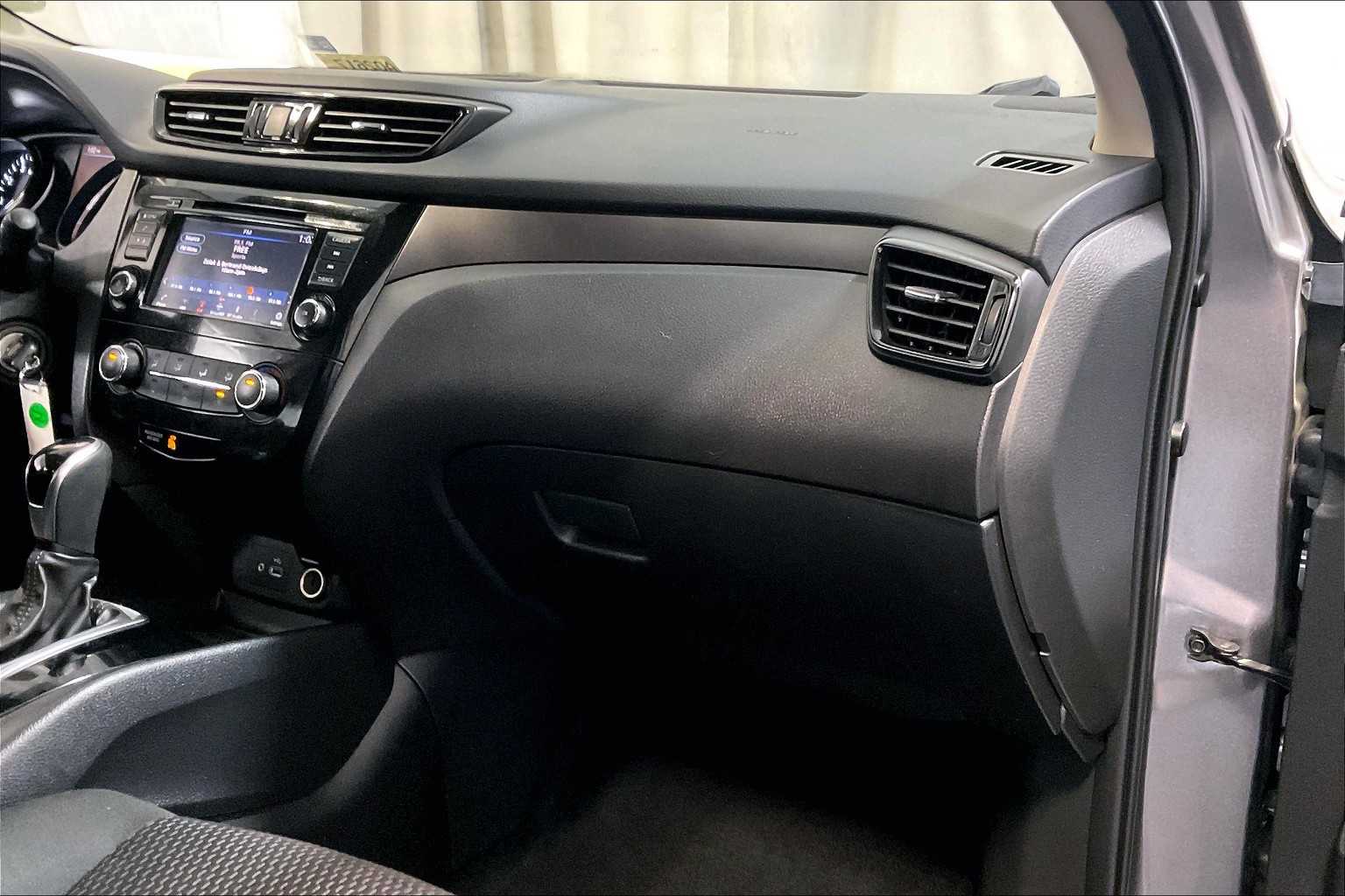 2022 Nissan Rogue Sport S - Photo 13