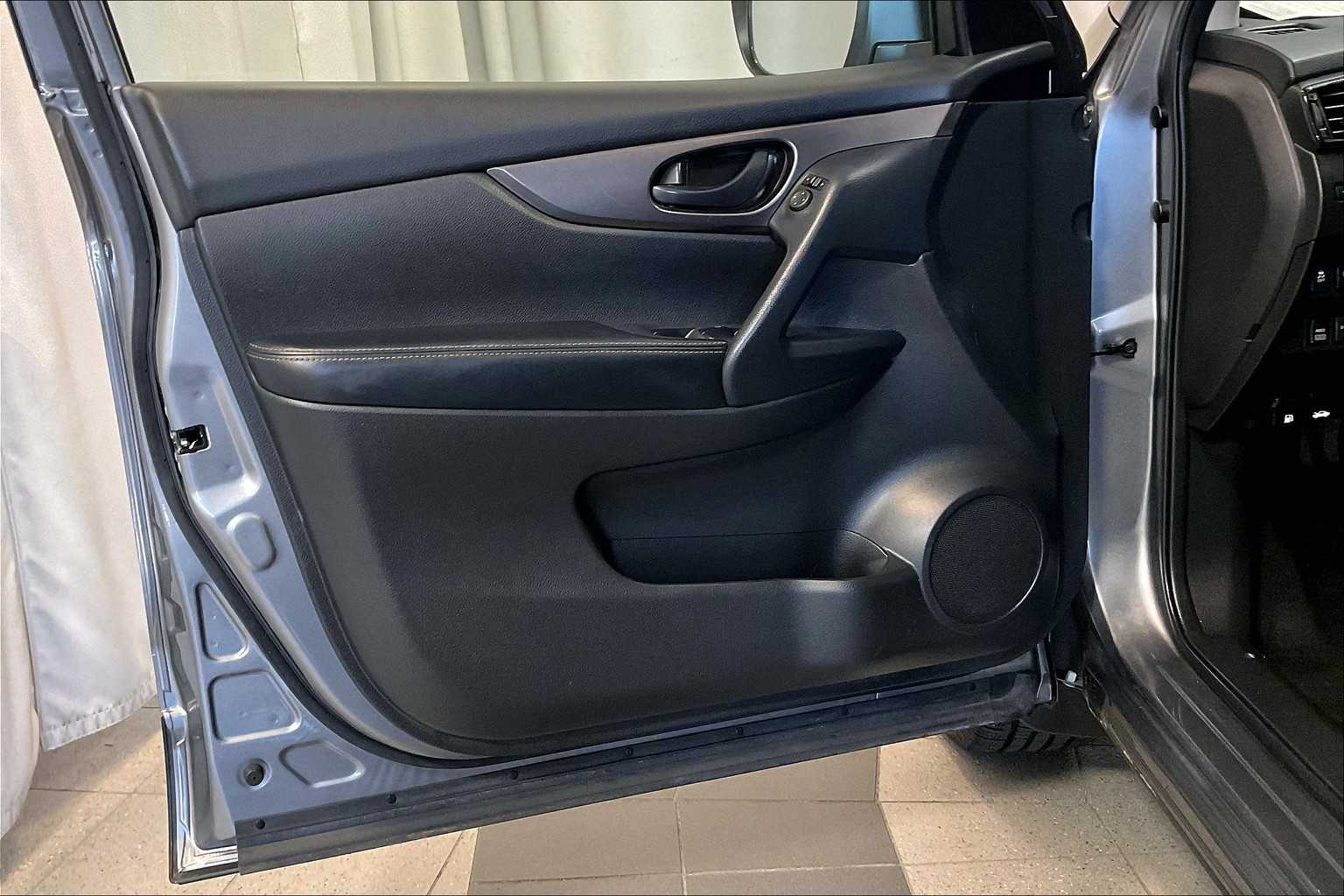 2022 Nissan Rogue Sport S - Photo 9