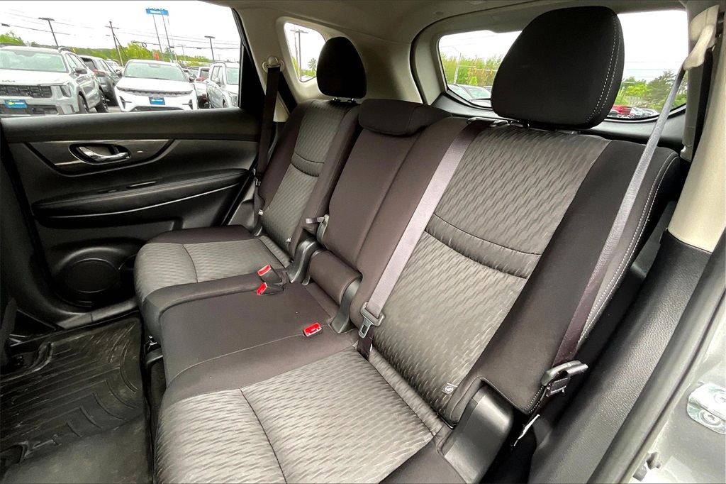 2020 Nissan Rogue SV - Photo 14