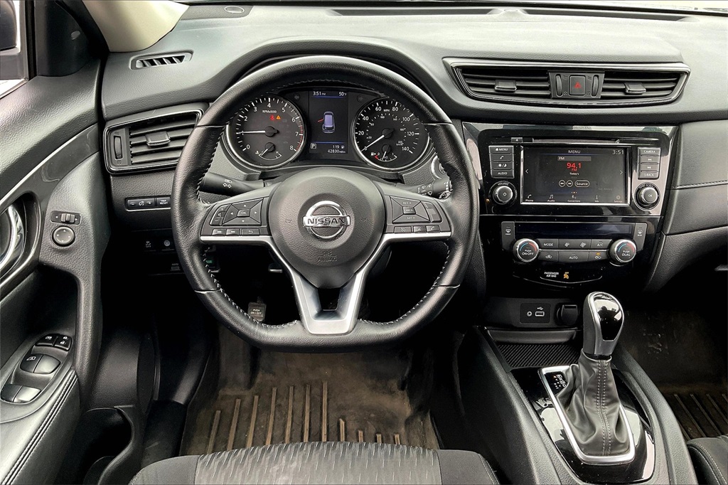 2020 Nissan Rogue SV - Photo 16