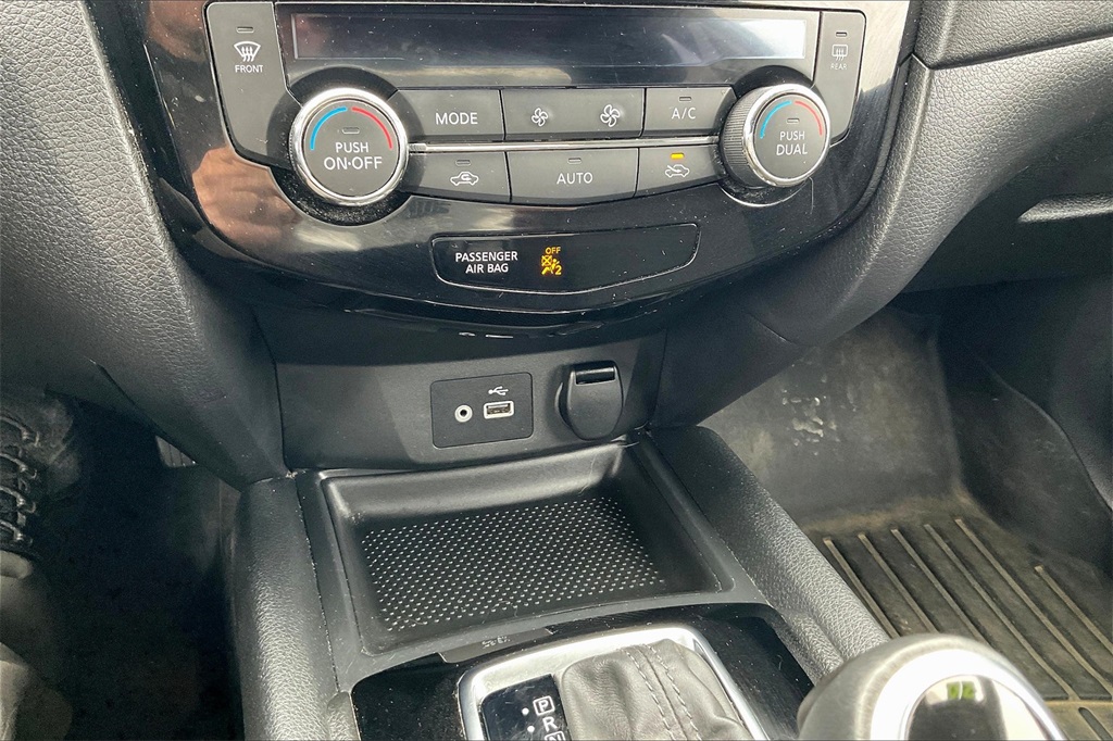 2020 Nissan Rogue SV - Photo 24