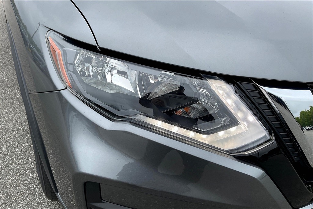 2020 Nissan Rogue SV - Photo 28