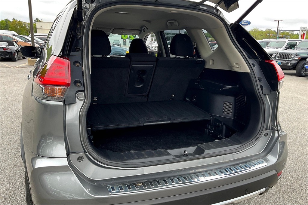 2020 Nissan Rogue SV - Photo 33