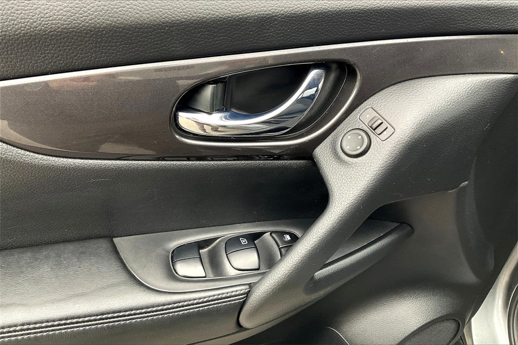 2020 Nissan Rogue SV - Photo 36