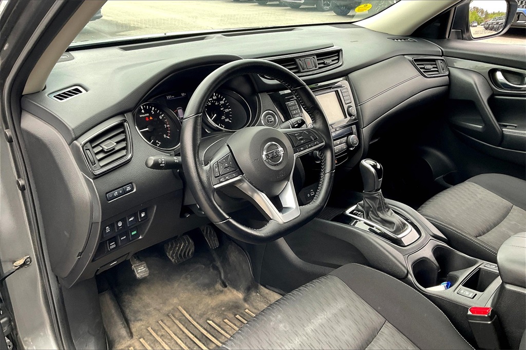 2020 Nissan Rogue SV - Photo 8