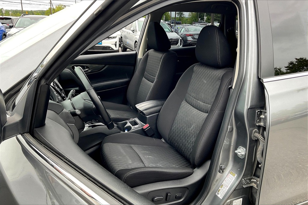 2020 Nissan Rogue SV - Photo 9