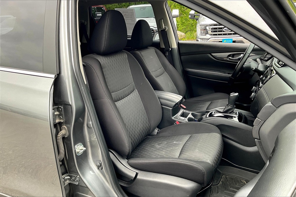 2020 Nissan Rogue SV - Photo 10