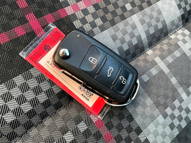 2019 Volkswagen Beetle 2.0T S - Photo 11